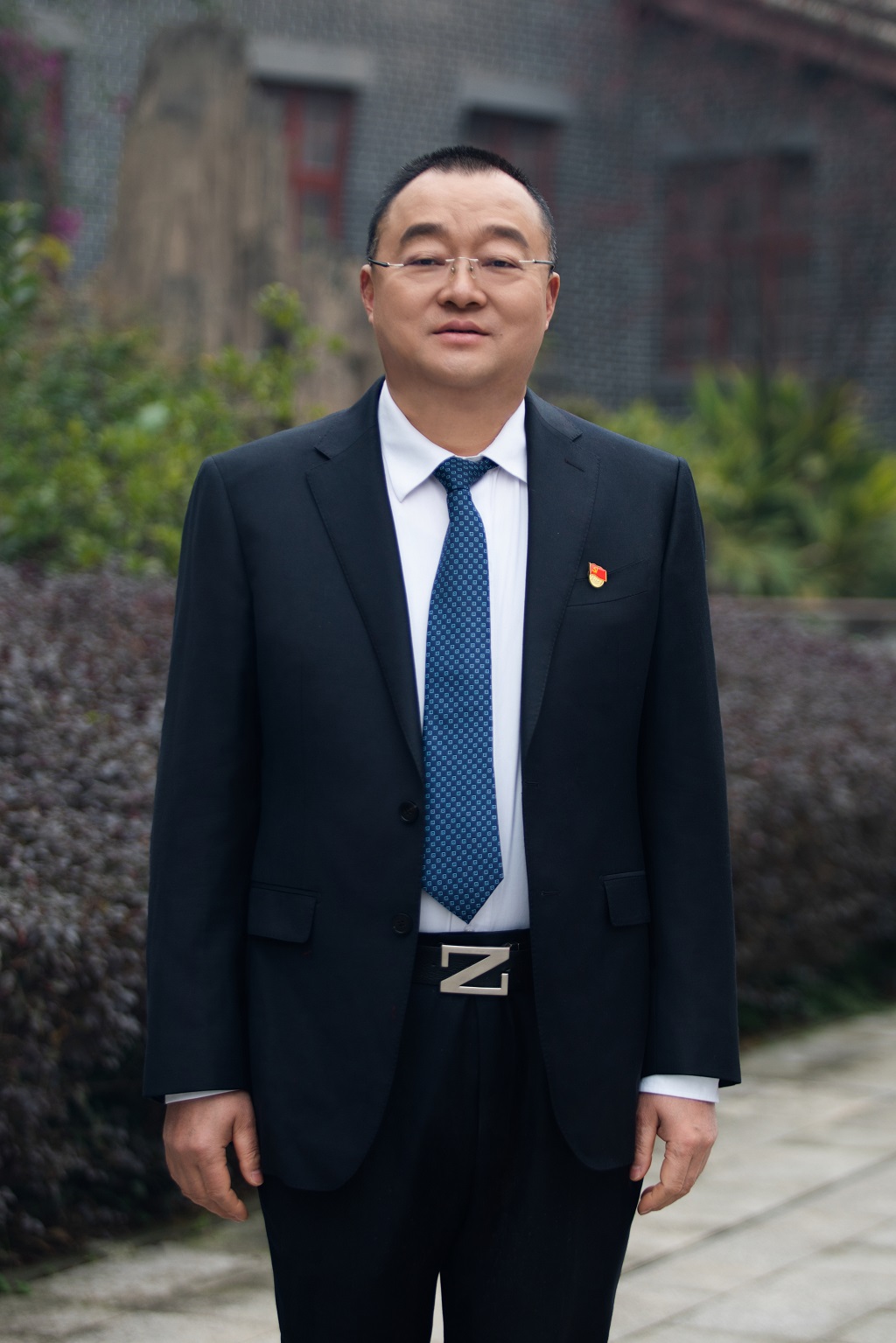章显林